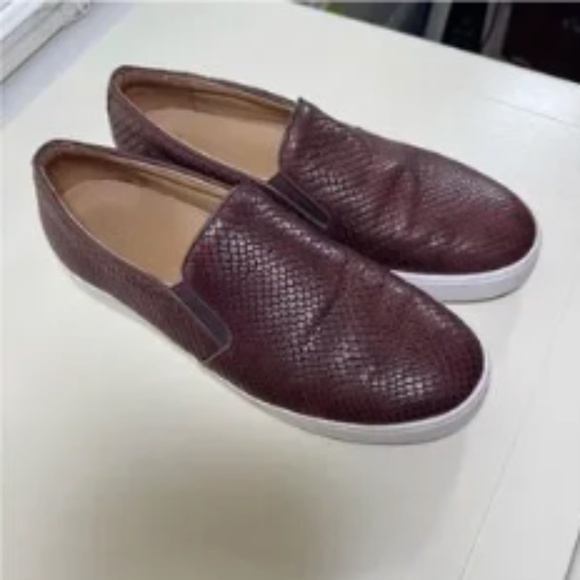 Vionic Burgundy Textured Casual Slip-Ons - Picture 1 of 5